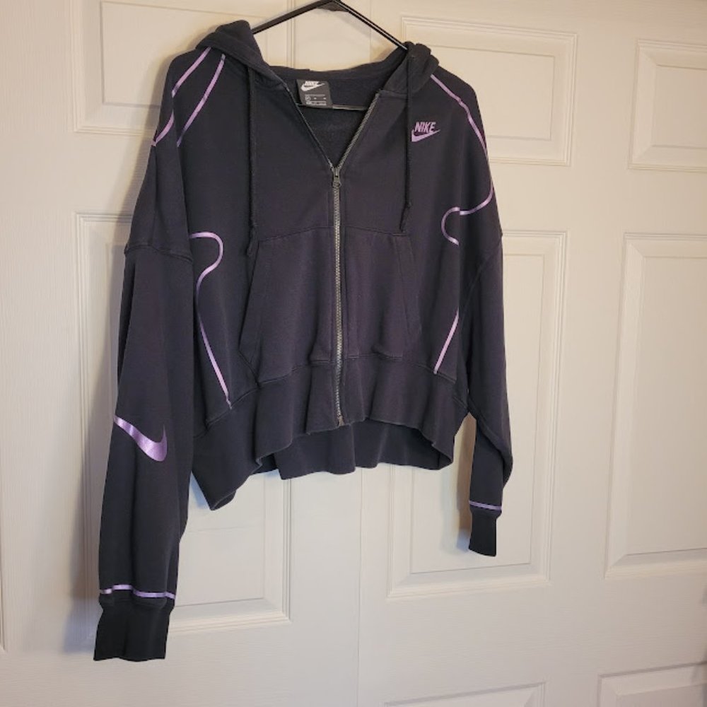 SOLD: RARE NIKE Jacket Holographic Crop Hoodie HTF Athleisure Active M Black - Picture 1 of 8